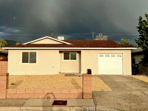 328 Maxine St NE, Albuquerque, NM 87123