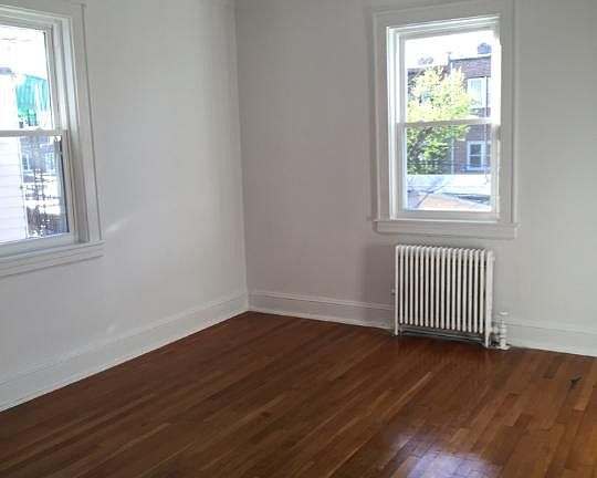 4th image of 2042 27th St #2