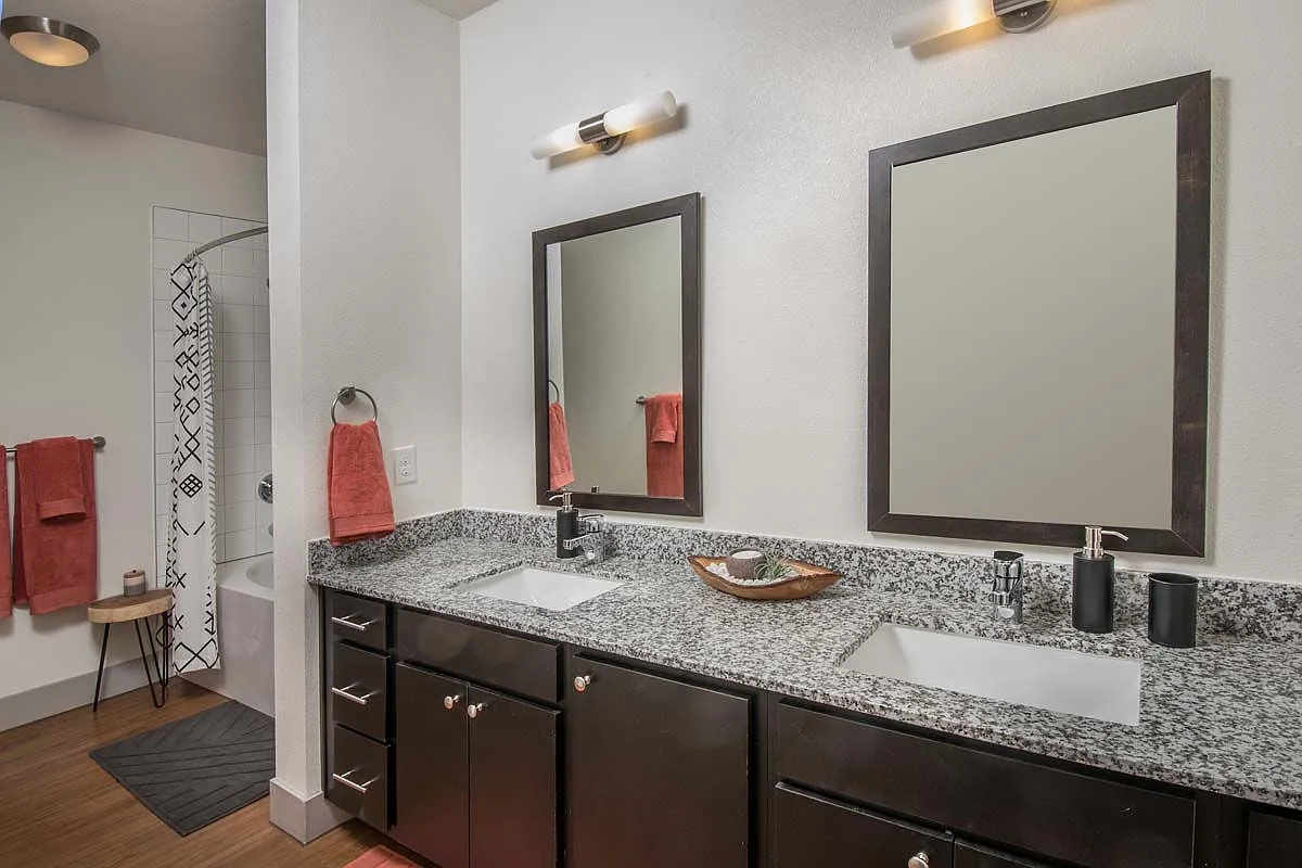 Ocotillo Apartments — Photo 1