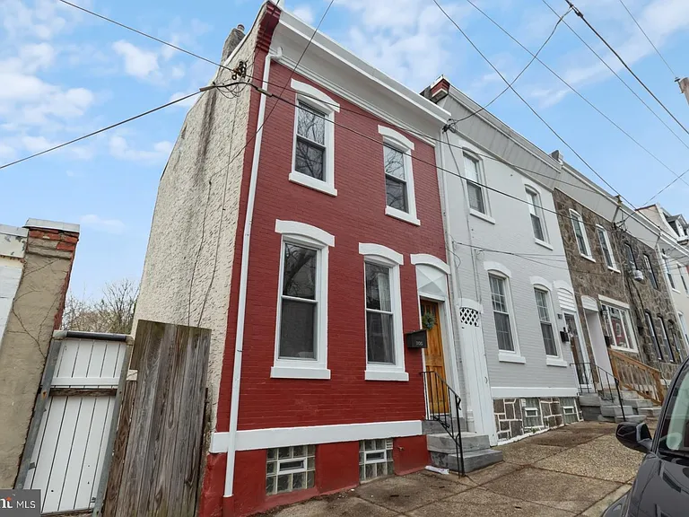 105 W Salaignac St — Photo 31