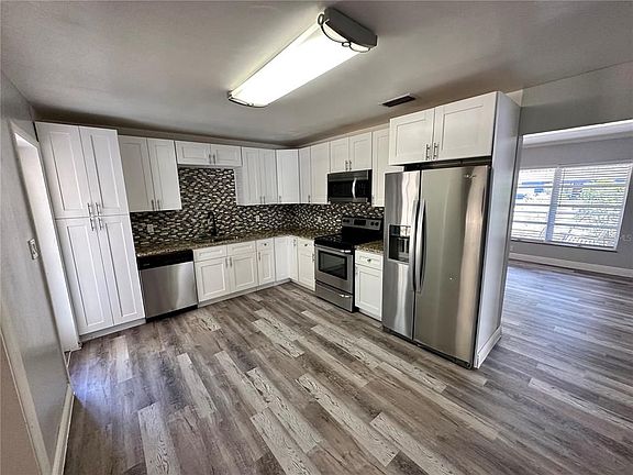 3rd image of 131 Connie Ave