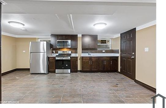 4th image of 7945 S Paulina St #G