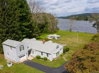 9 Parkers Point Rd, Chester, CT 06412