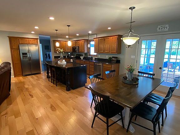 Kitchen & Dining Area