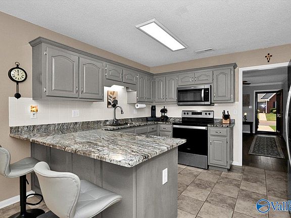 5th image of 1506 Clairmont Dr SW