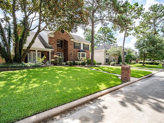 3rd image of 3206 Emerald Grove Dr