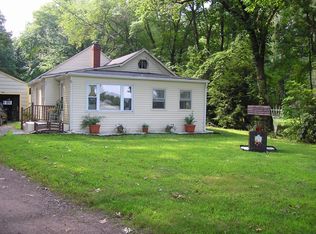 90 Phelps Rd, East Windsor, CT 06088