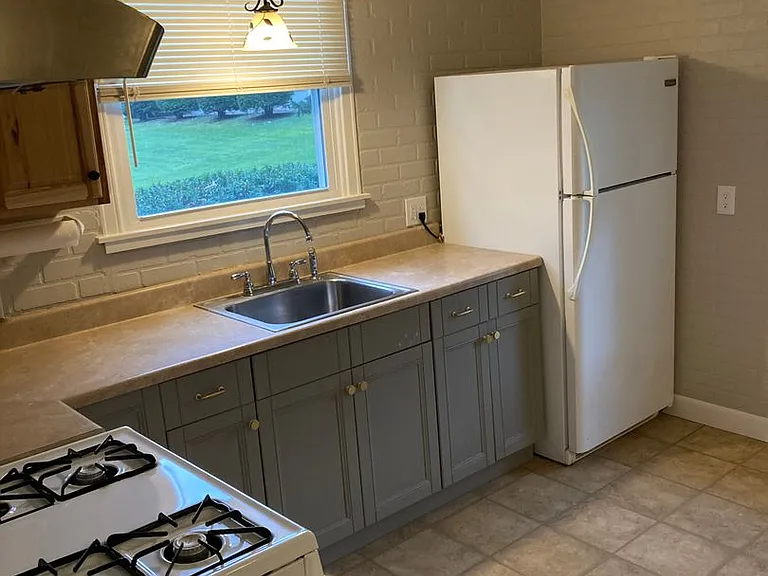 3118 Cold Springs Rd — Photo 2