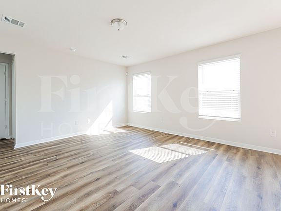 2nd image of 2104 Cedar Bnd Dr