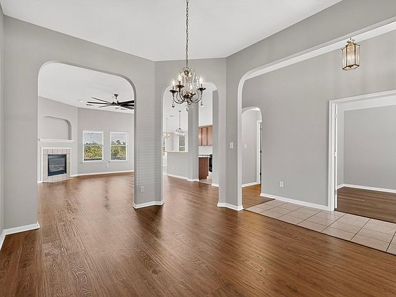 4th image of 130 Canterbury Dr