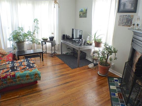 5th image of 422 S Huron St
