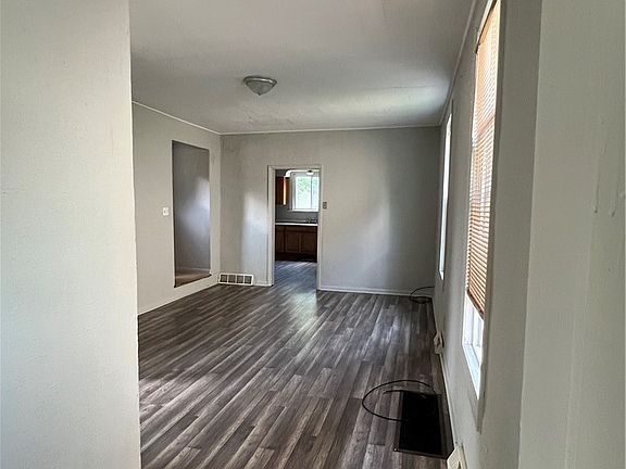 3rd image of 509 Blaine St