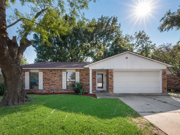 515 Forestwood Dr, Forney, TX 75126