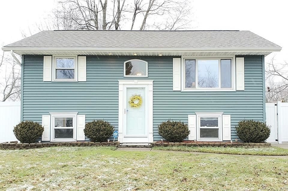 1st image of 91 Mayberry Dr W