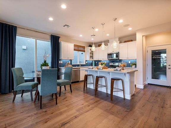 The Sycamore - Dining Kitchen Combo