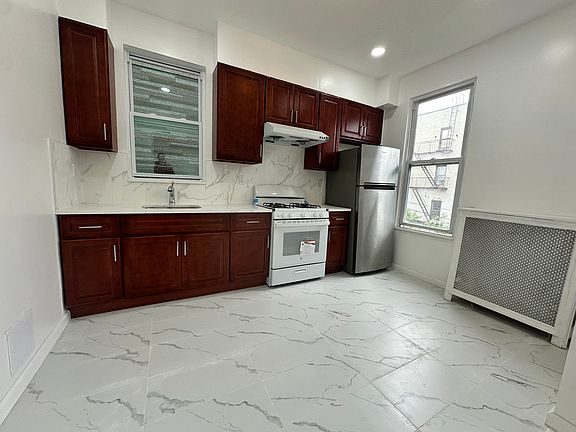 4th image of 35-24 30th St #2