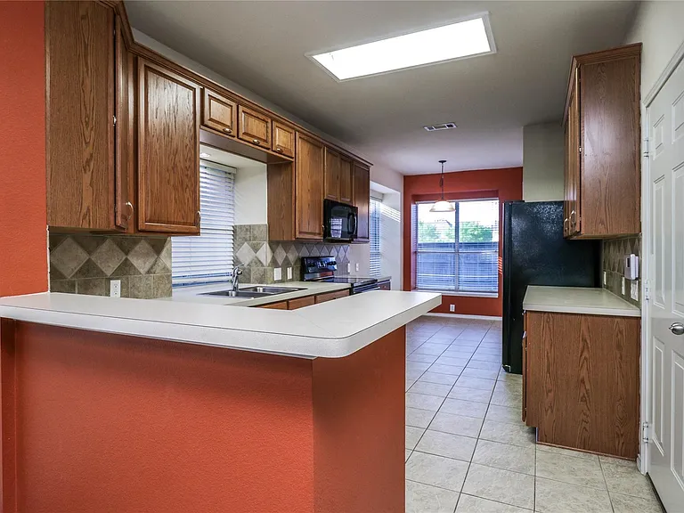 11232 Chaucer Dr — Photo 8