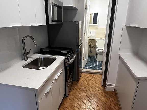 4th image of 329 E 12th St #Me