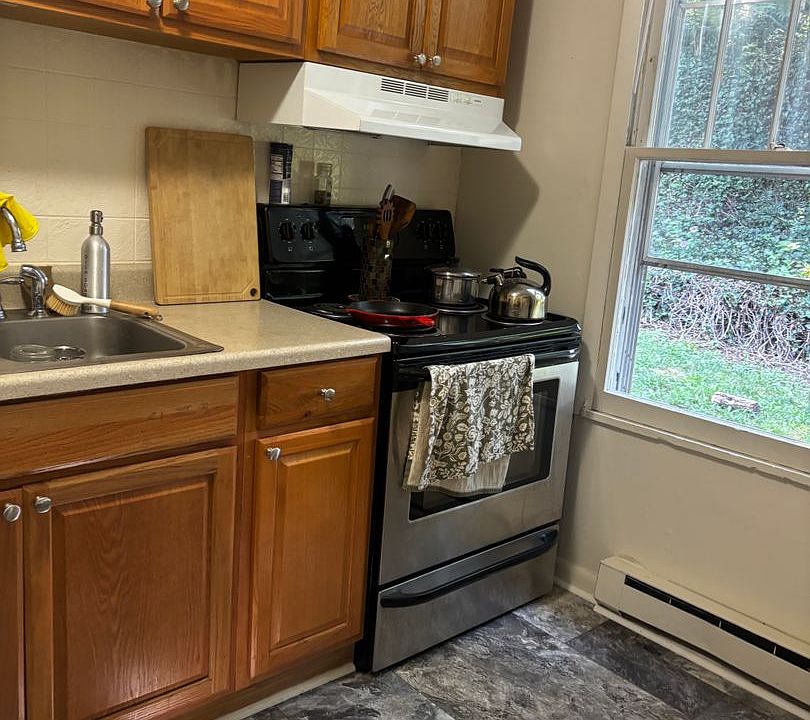 1st image of 963 W Beverley St #4