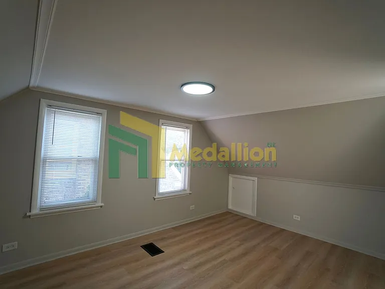 10123 S Crandon Ave — Photo 14