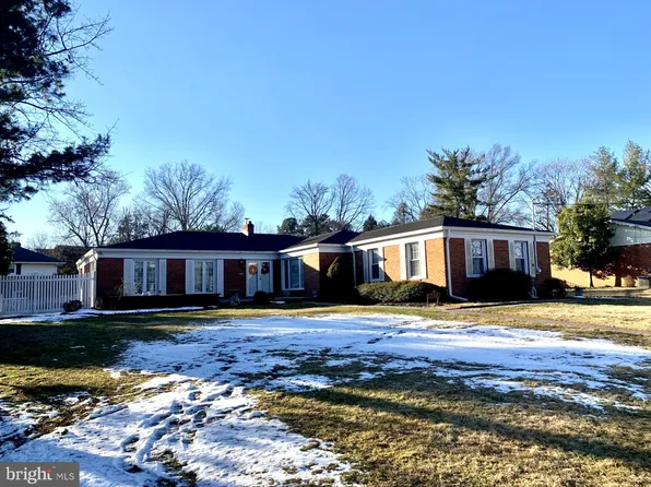 710 Bergen Dr, Cinnaminson, NJ 08077