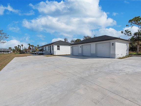 3rd image of 260 Rotonda Blvd W
