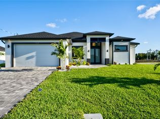 1620 NE 10th Lane Cpe, Coral, FL 33909