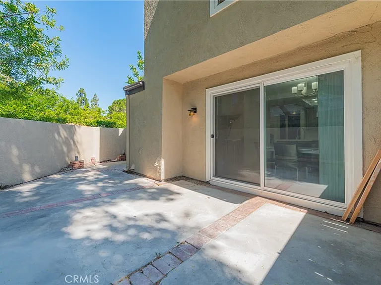 80 Stanford Ct #40 — Photo 24