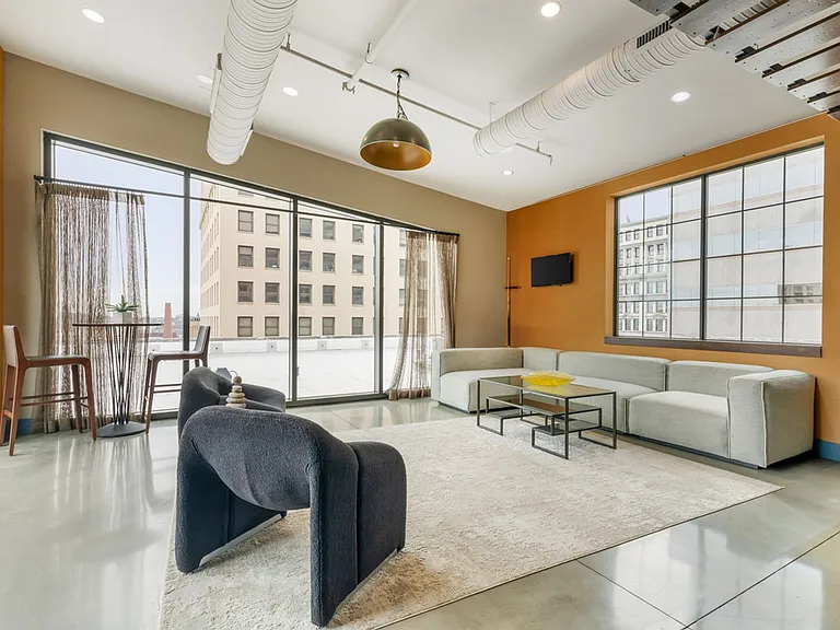 Charming 1 Bedroom/1 Bathroom Apartment Unit in Downtown Baltimore, MD! Unit 416 — Photo 22