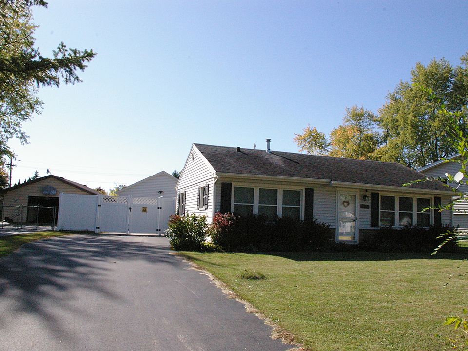 1st image of 364 Lakewood Dr