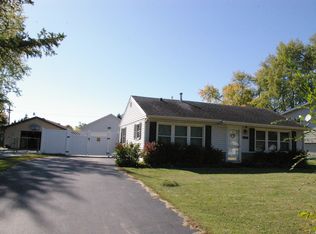 364 Lakewood Dr, Antioch, IL 60002