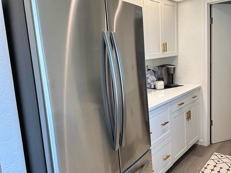 2209 Crestview Dr — Photo 13