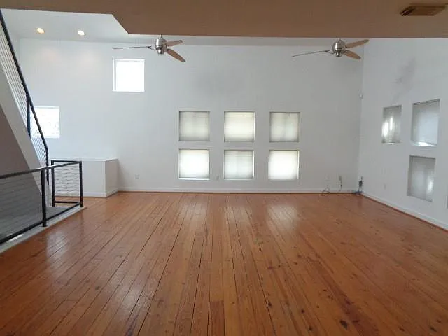 2 bed, 2.0 bath, 1985 sqft, $2,350 — Photo 3