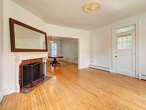 2007 Apt A Living Room