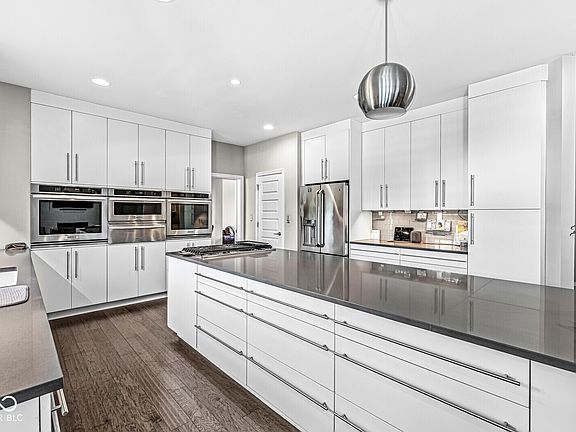 2nd image of 950 Westlake Hills Dr