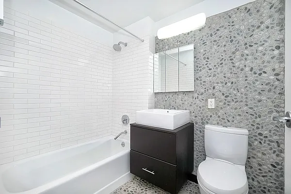 Rented by Keller Williams NYC | media 16