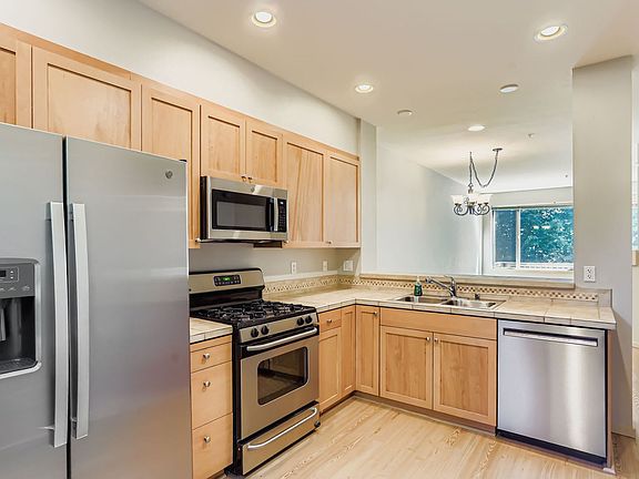 2nd image of 2075 NW Boulder Way Dr