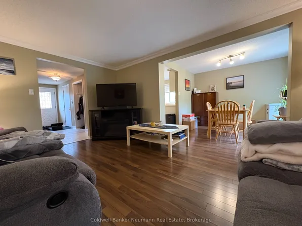 120 Moss Pl, Guelph, ON N1G 4V4