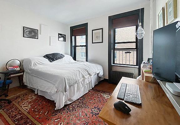 5th image of 338 E 67th St APT 15