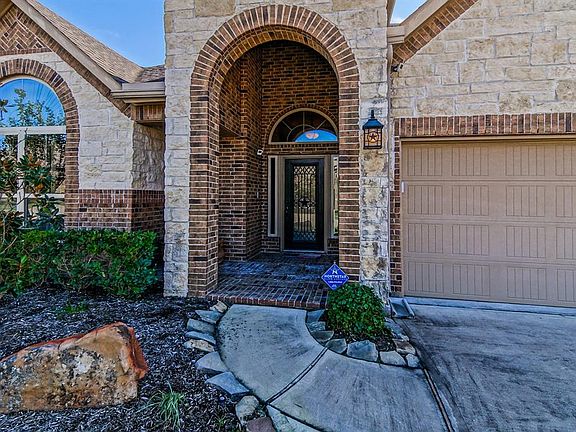 3rd image of 20711 Great Pines Dr