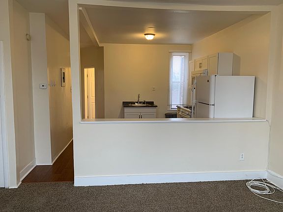 3rd image of 6028 Lansdowne Ave