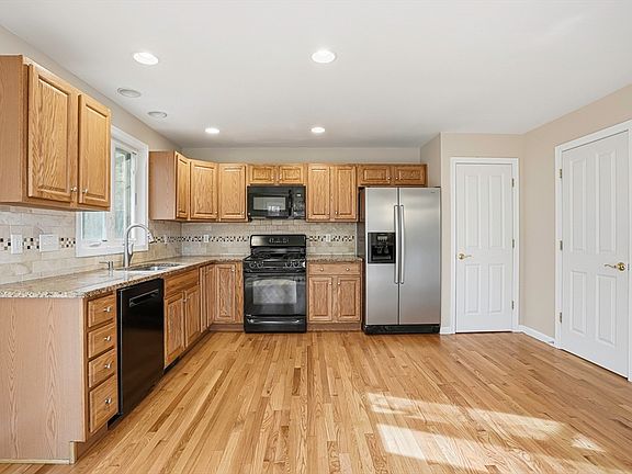 3rd image of 69 Buttercup Ln Unit 69