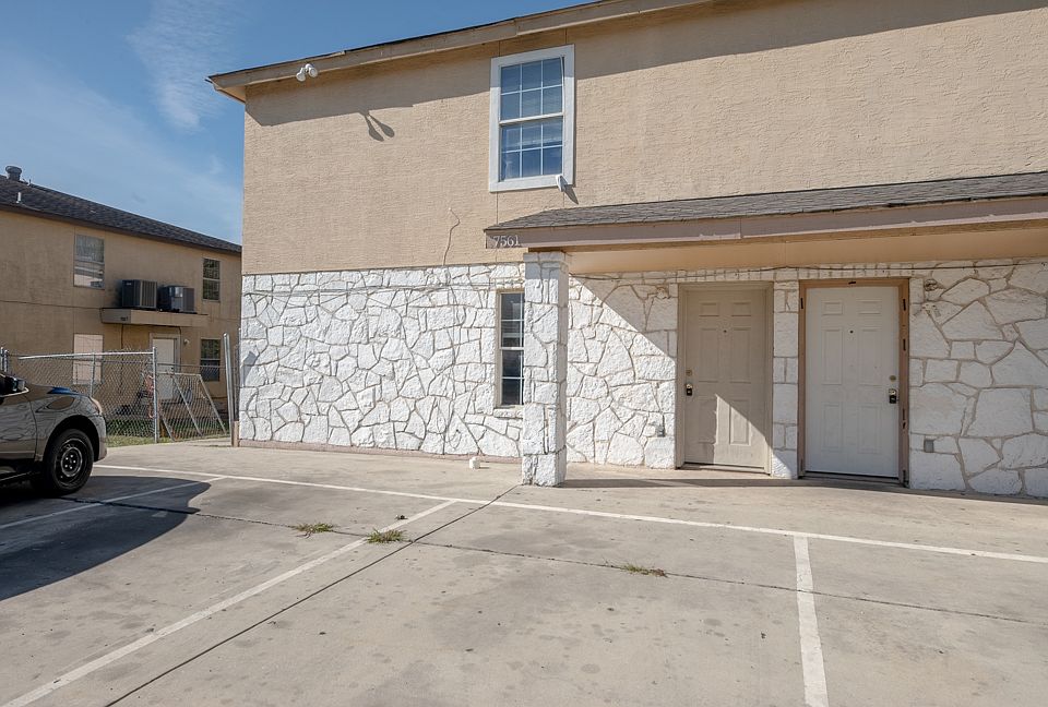 1st image of 7561 Windsor Oaks