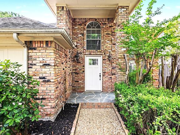3rd image of 6701 Clear Springs Cir