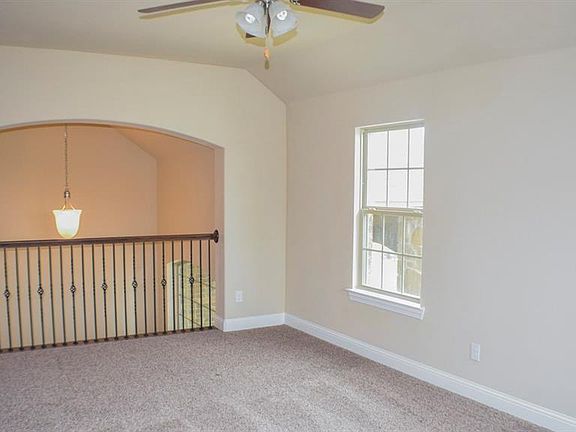 3rd image of 4405 Bayport Dr