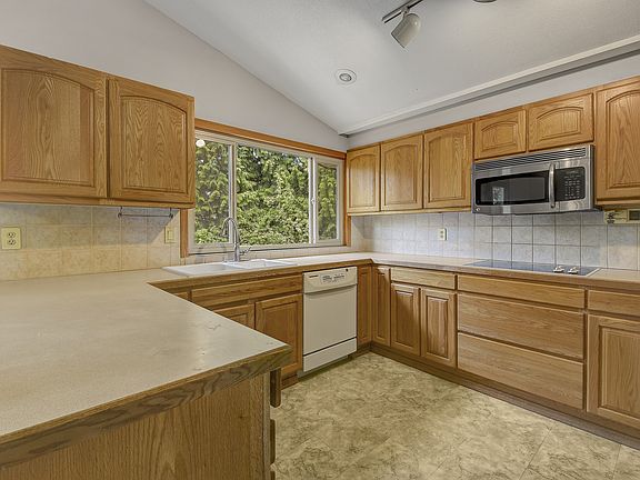 5th image of 12624 SE 61st St