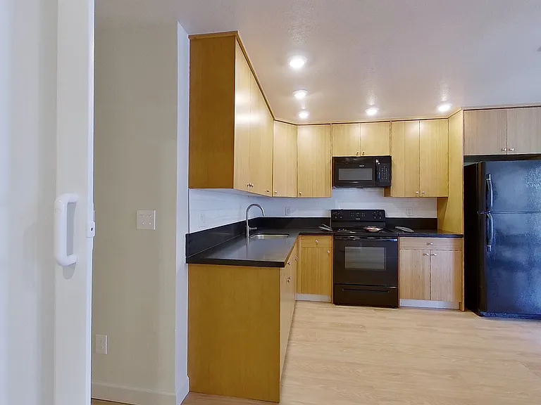 2437 Piedmont Ave — Photo 61