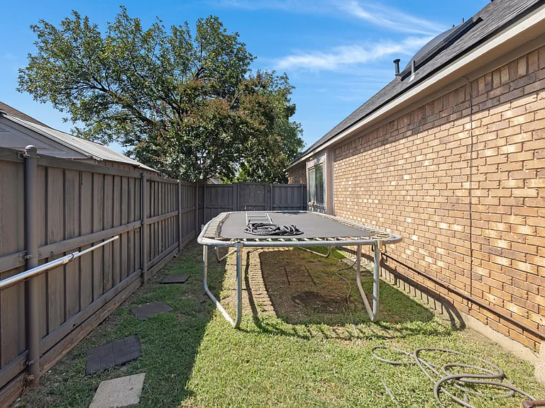 901 Green Brook Dr — Photo 29
