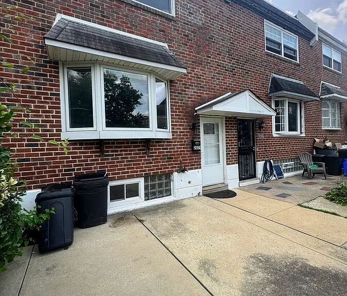 2874 Tolbut St — Photo 51
