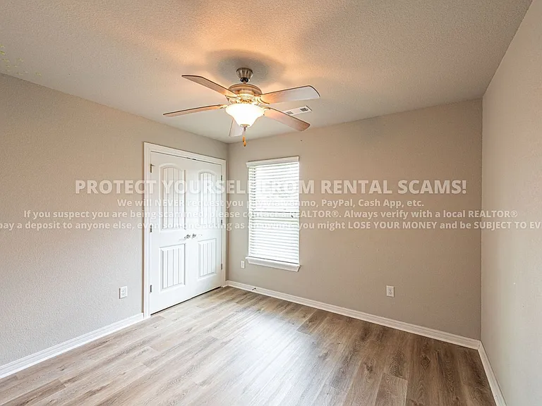 4564 W Wales Dr — Photo 12